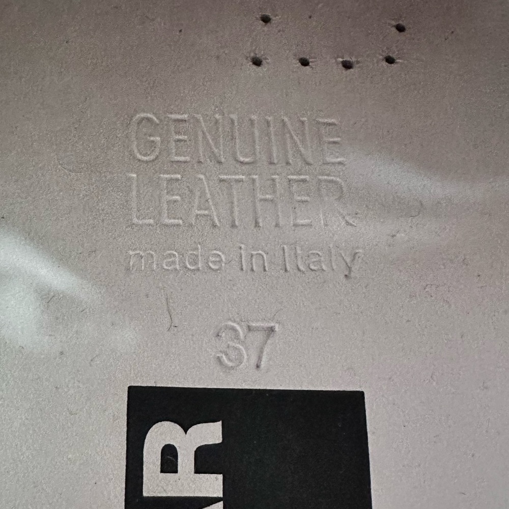 Golden Goose Velvet Superstar Trainers - Picture 7 of 7